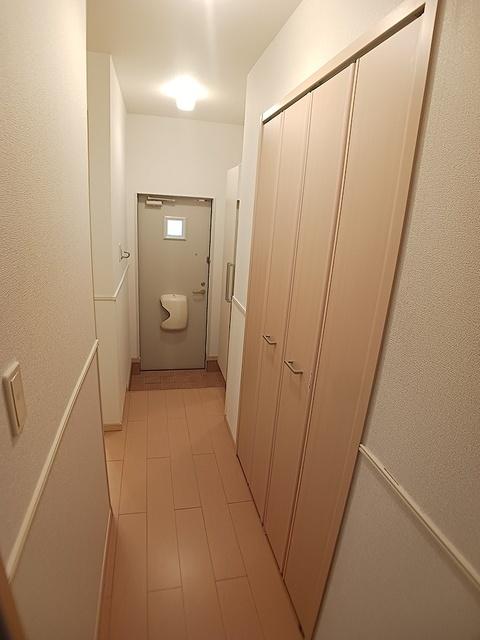 Ｈ＆Ｐ（102） 玄関