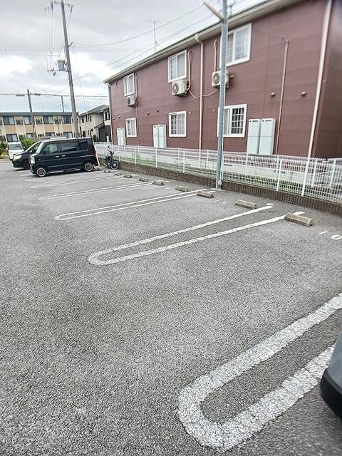 メイプルリーフⅡ（102） 駐車場