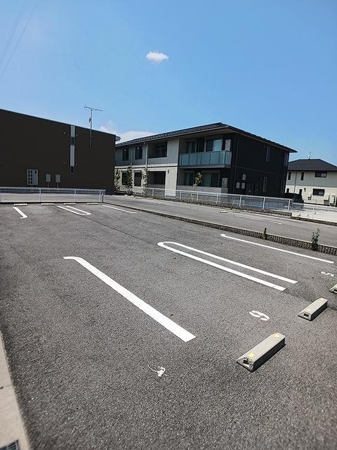 プラシード緑町ⅢＡ（203） 駐車場