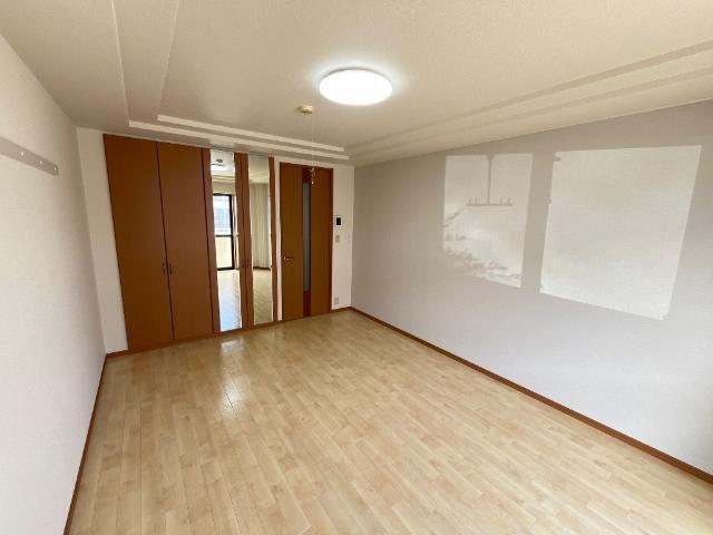 サラージュ 室内