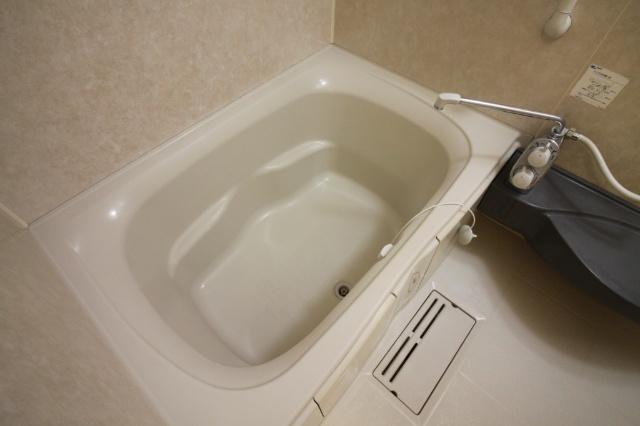 長浜市新庄寺町アパート バス／シャワー