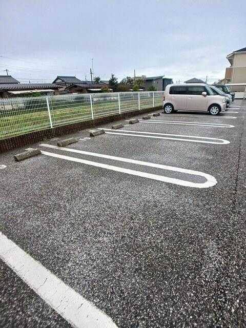 フォーリスト　ヴィレッジ壱番館（109） 駐車場