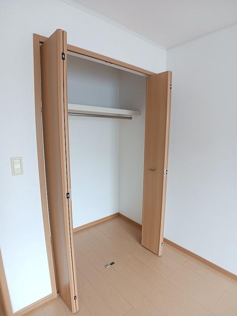 ソレイユ　イズミⅠ（205） 収納