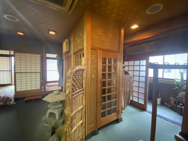 神照町テナント エントランス