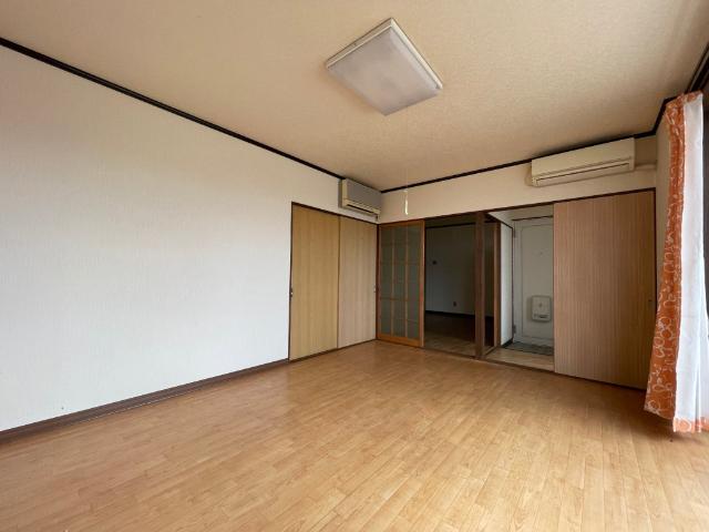 コート下大行寺 リビング