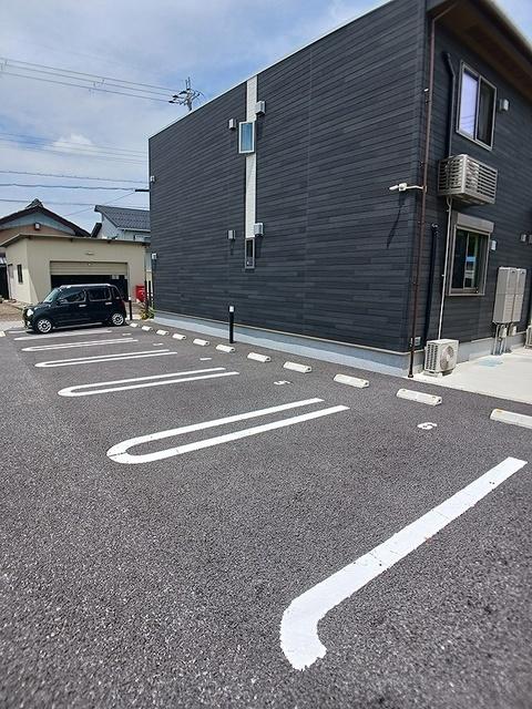 レモングラス（104） 駐車場