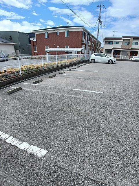 Ｒｉｒｉａ　Ⅶ　Ⅴ（205） 駐車場