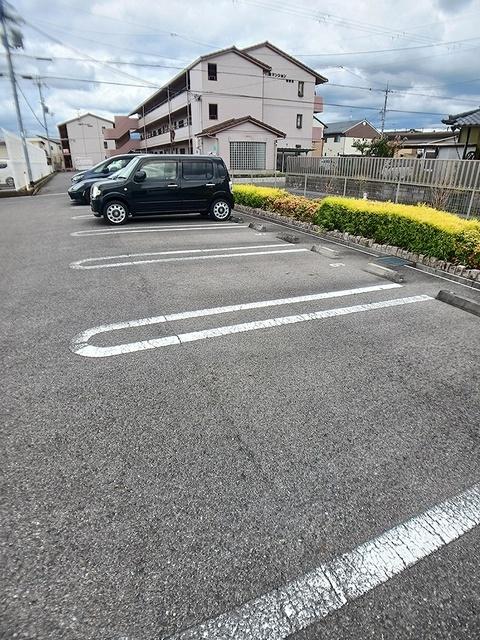 カトル　アンソレイエ（204） 駐車場