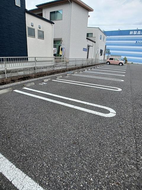 パラシオⅡ（105） 駐車場