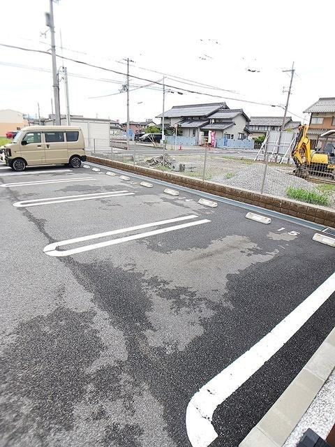 フローラ長浜（205） 駐車場