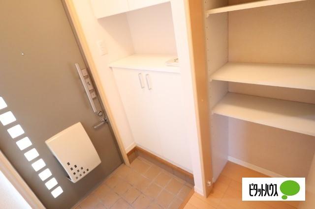 近江八幡市出町アパート 玄関