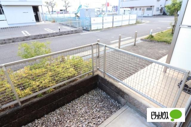 近江八幡市出町アパート 庭