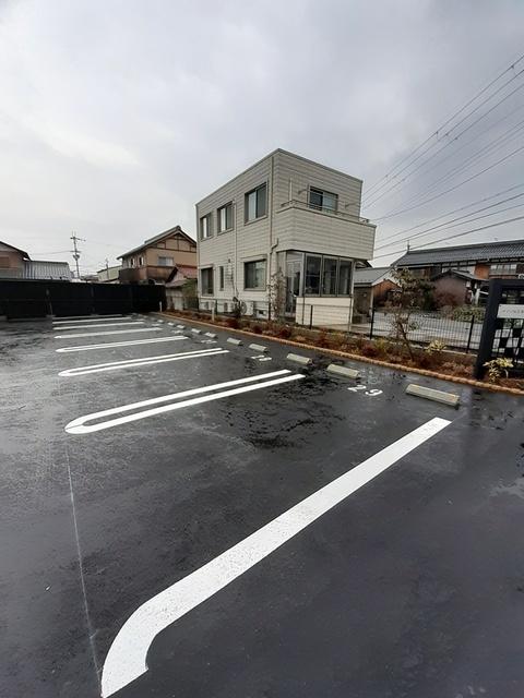 メゾンルミネ五個荘Ⅰ（103） 駐車場