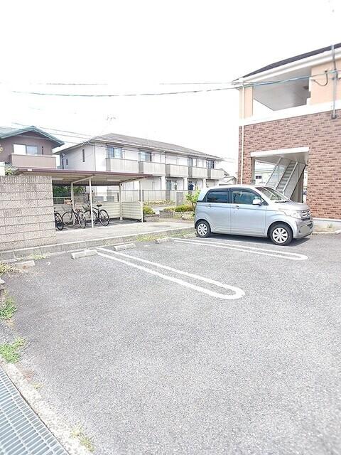 パインビレッジ５６（102） 駐車場