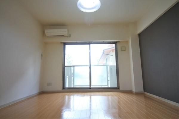 長浜市小堀町マンション リビング