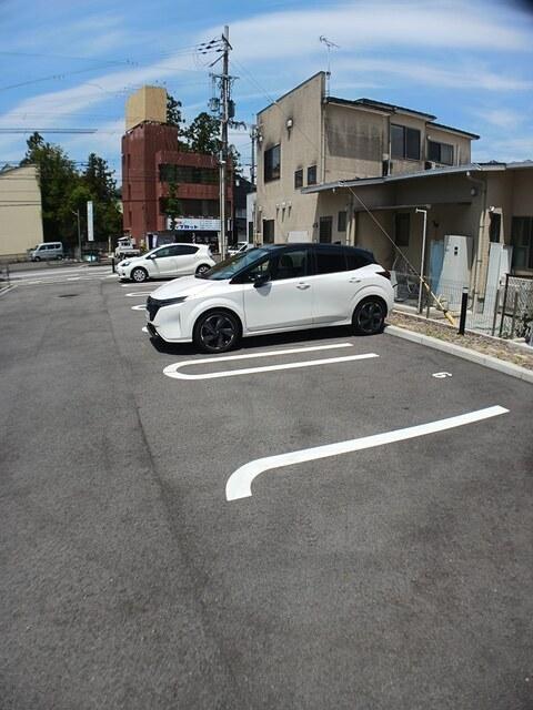 ジェルメ　コンフォート（103） 駐車場