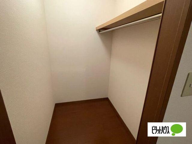 野洲市行畑アパート 収納