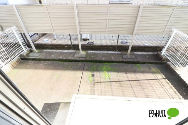 近江八幡市出町アパート 庭