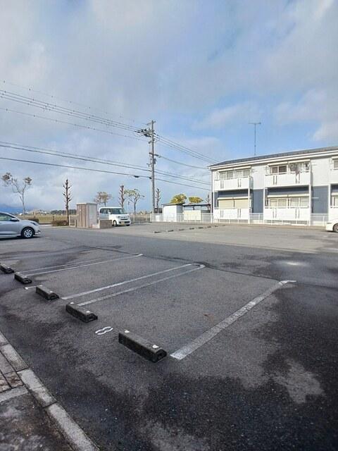 ブローテＡ（101） 駐車場