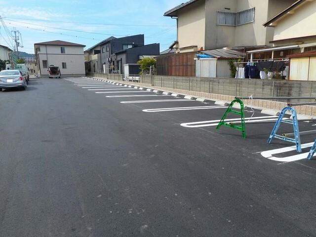 フォンヴィラージュ（105） 駐車場