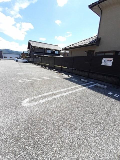 Ｌｉｔｔｌｅ　Ｆｏｒｅｓｔ　Ⅰ（102） 駐車場
