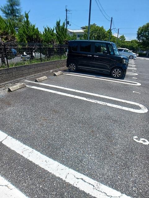 ヴァルト　サイテ（101） 駐車場