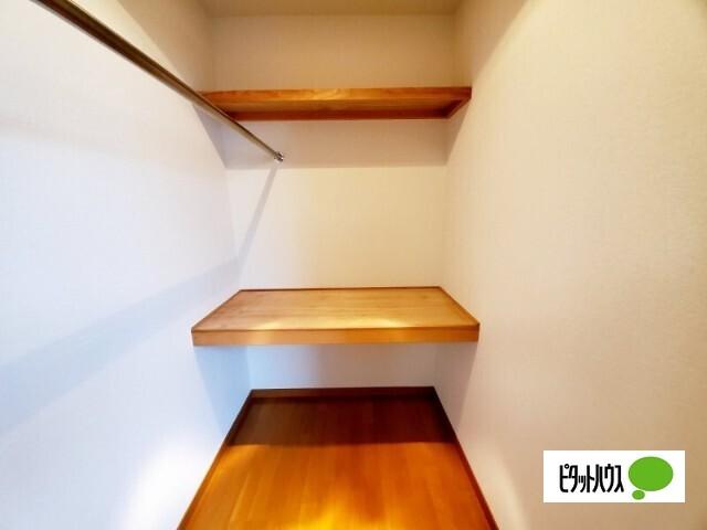 野洲市行畑アパート 収納