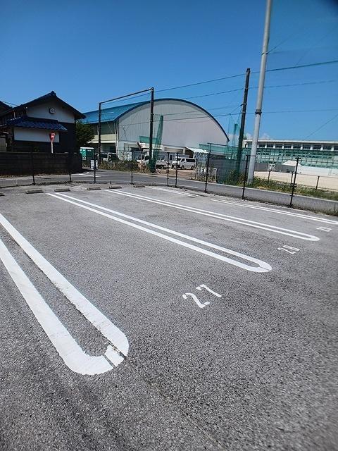 ピュール　長浜Ａ（101） 駐車場