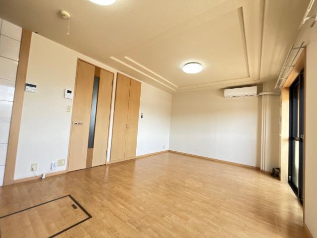 テンプルリバー２番館 リビング
