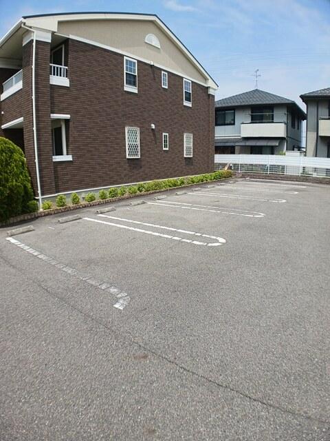 モンテ　グランデ　Ⅱ（103） 駐車場