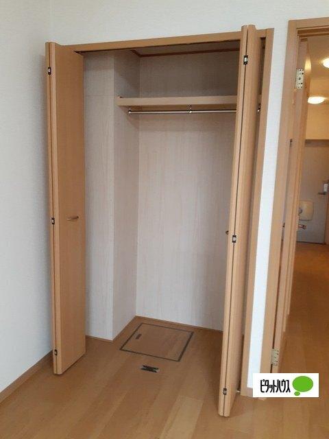 東近江市垣見町アパート 収納