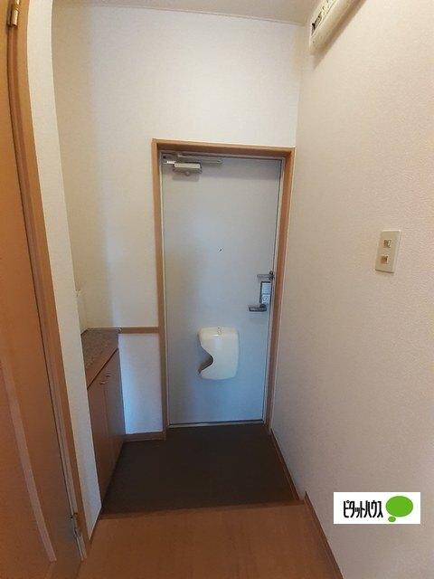 東近江市垣見町アパート 玄関