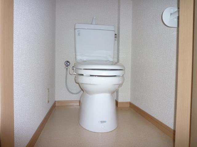 HOUSE I ROKUBANKAN トイレ