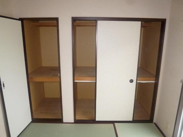 リバティハイツ 収納