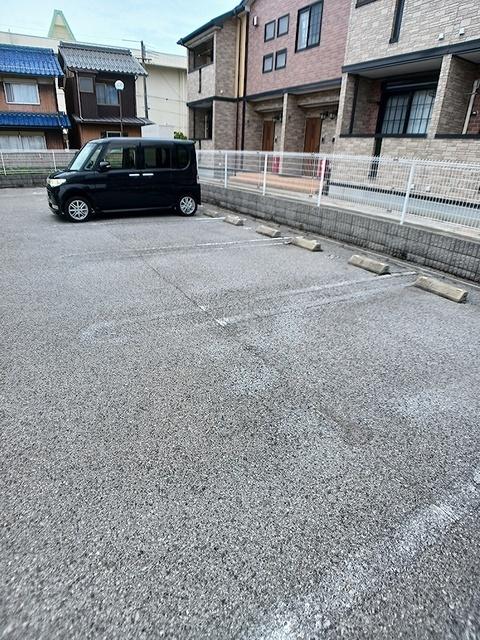 エフインフィニート（103） 駐車場