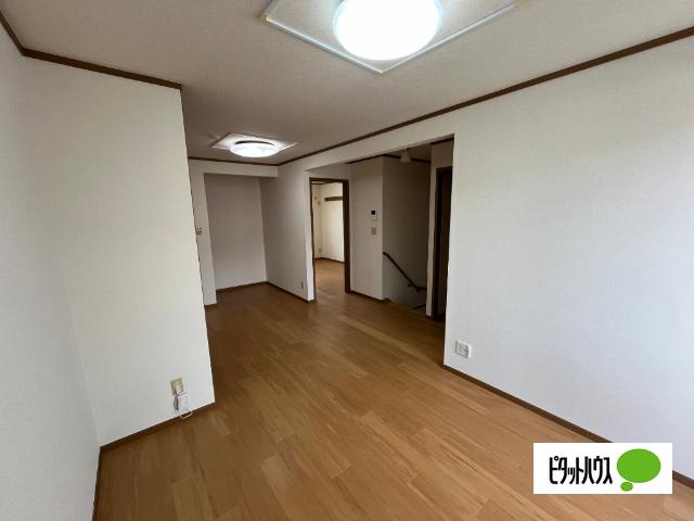 東近江市佐野町アパート リビング