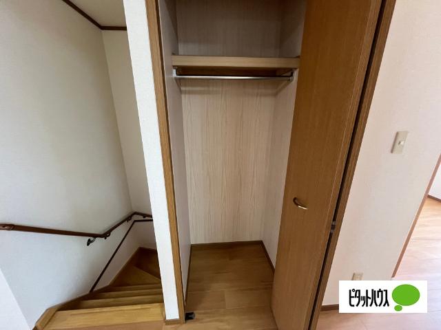 東近江市佐野町アパート 収納