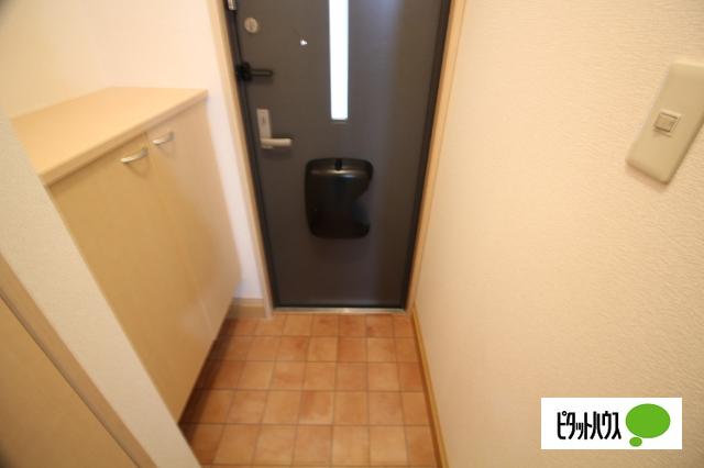 コンフォールM（105） 玄関