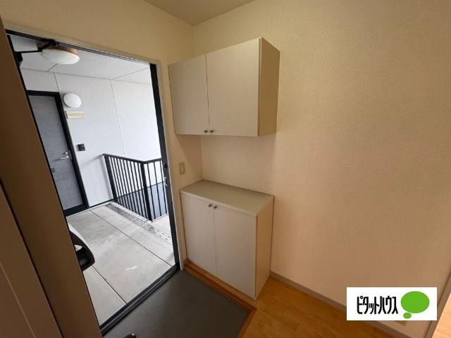野洲市吉地アパート 玄関