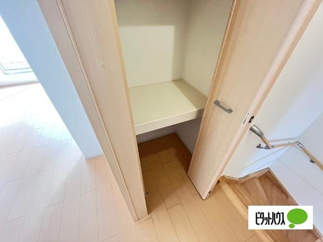 野洲市西河原アパート 収納