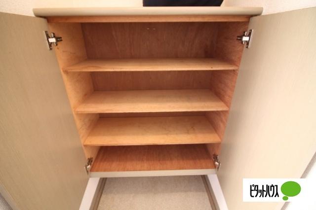 エーボンハウス（102） 収納