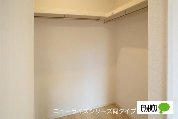 東近江市垣見町アパート 収納