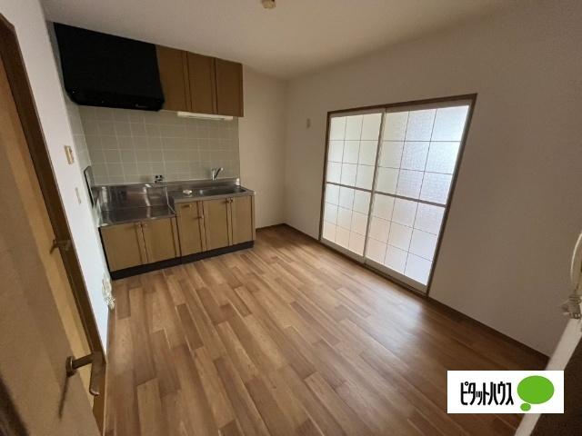 近江八幡市中村町アパート キッチン