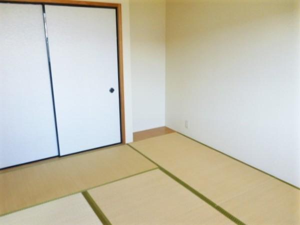 東英ハイツ参番館（302） リビング