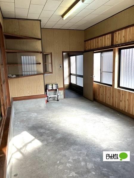 近江八幡市博労町上一戸建 玄関