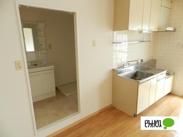 近江八幡市鷹飼町マンション リビング