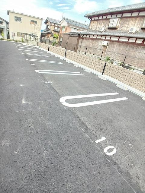 モマン　ドゥ　マノワール（101） 駐車場
