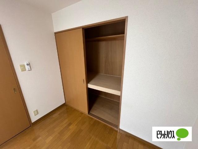 野洲市行畑アパート 収納