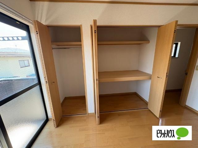 近江八幡市西本郷町アパート 収納