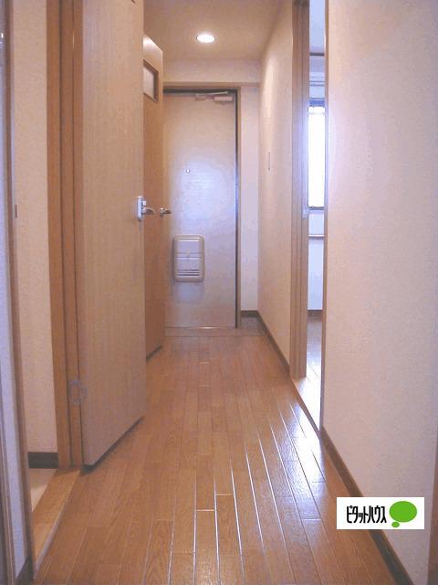 野洲市市三宅マンション 玄関